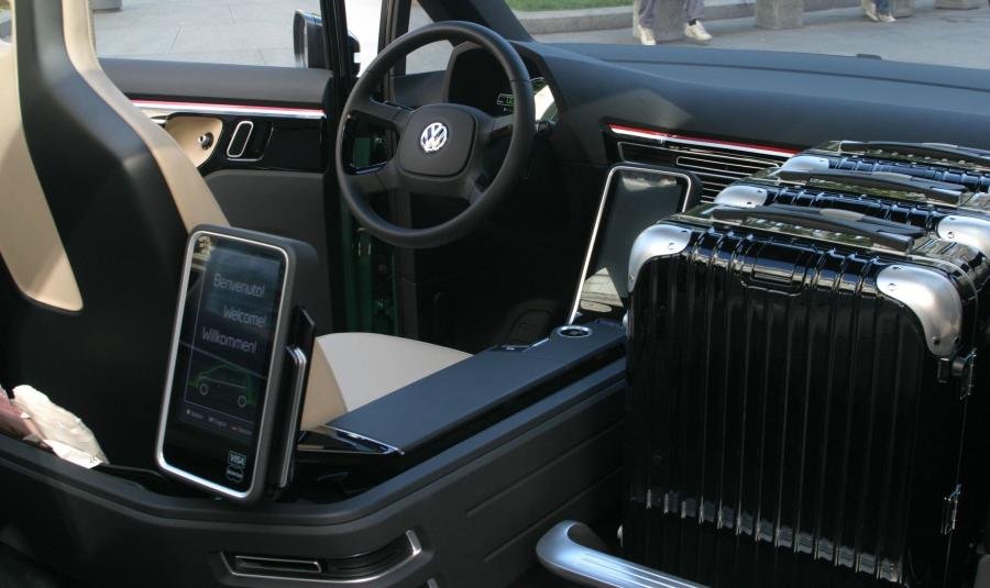  Volkswagen Milano Taxi Concept 2010 года  (фото 16 из 44)